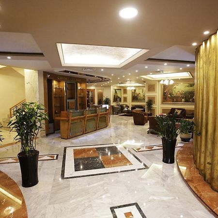Camelot Hotel Jounieh Bagian luar foto