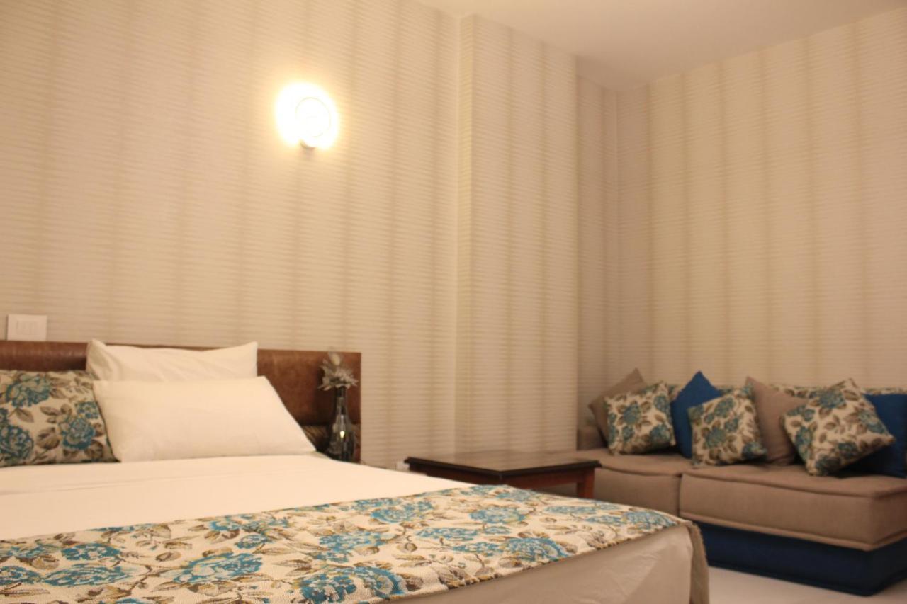 Camelot Hotel Jounieh Bagian luar foto