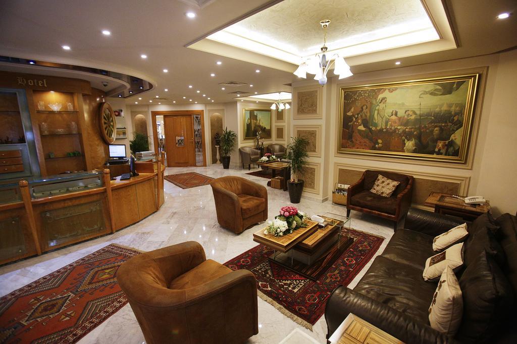Camelot Hotel Jounieh Bagian luar foto