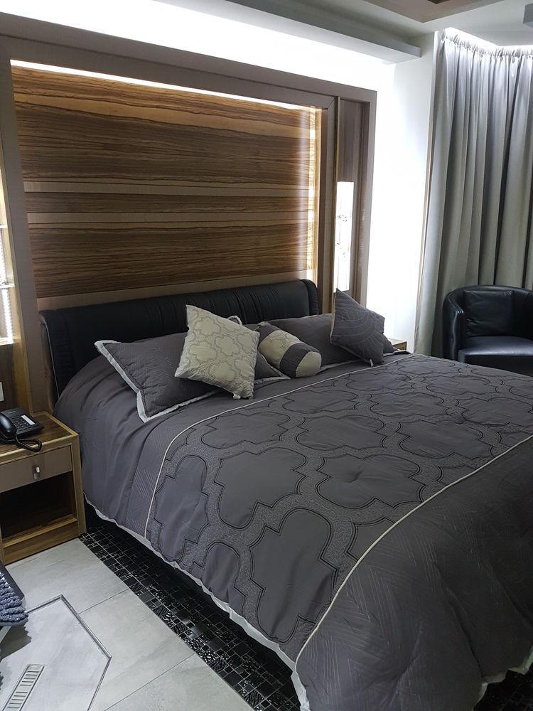 Camelot Hotel Jounieh Bagian luar foto