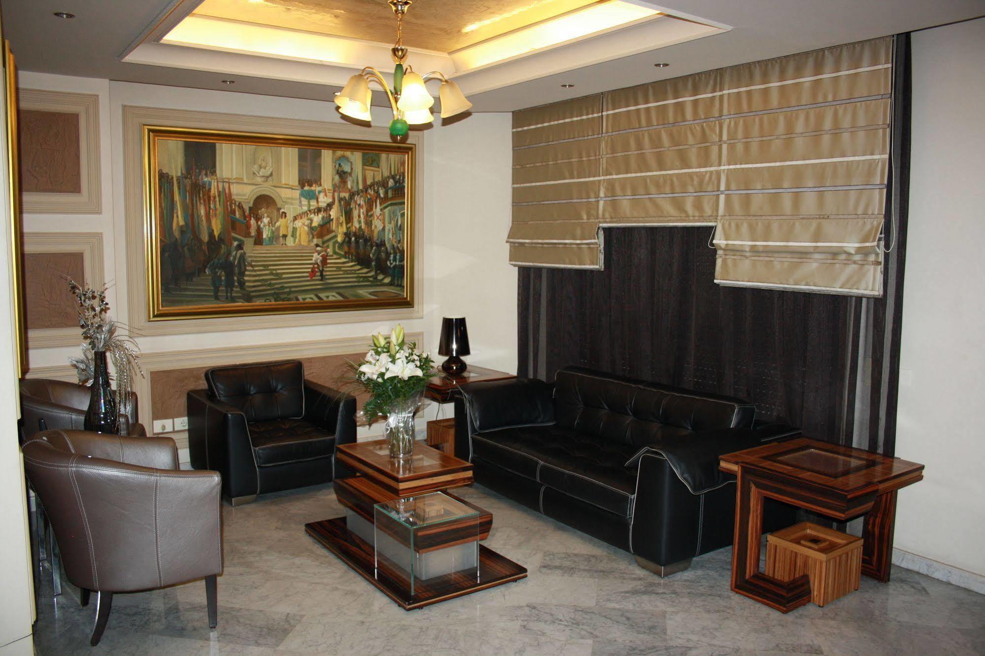 Camelot Hotel Jounieh Bagian luar foto