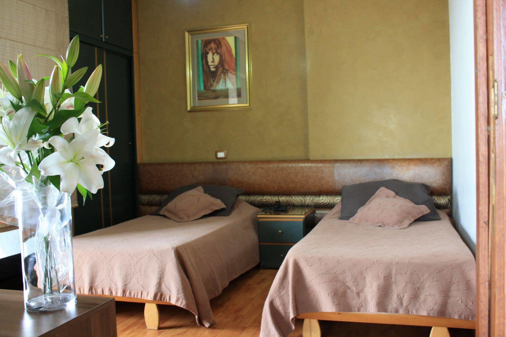 Camelot Hotel Jounieh Bagian luar foto